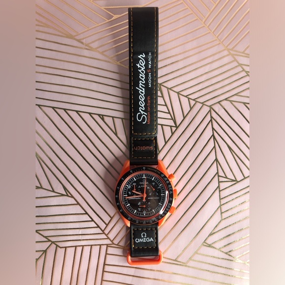 Swatch X Omega Unisex Bioceramic MoonSwatch Mission On Earth Lava Edition - Picture 7 of 16
